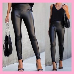 Faux Leather High waisted leggings 🔥